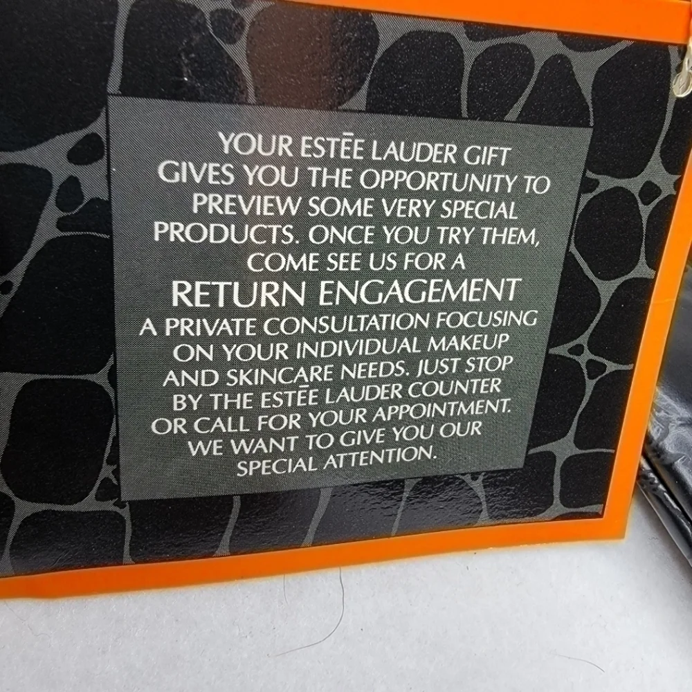 New Estee Lauder Women's Small Accessory Case Black Animal Print w/ Zipper - Picture 5 of 9